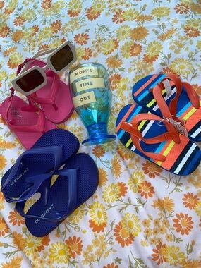 MOTHER & BABY BUNDLE Wine Glass Sunglasses 3 Pair Toddler Sandals